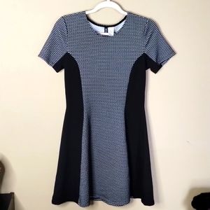 3. Divided by H&M Chevron Black&White